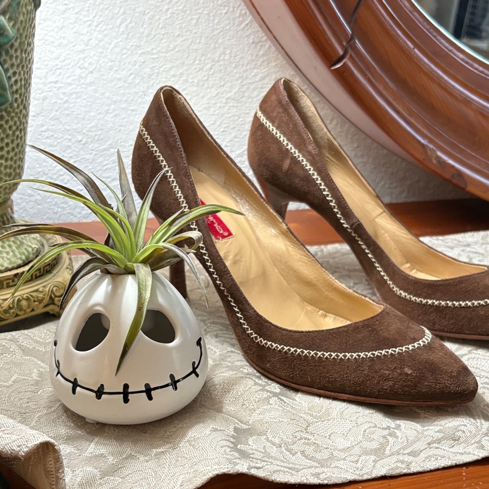 Elegant Brown Women's Heels with Stitch Detail